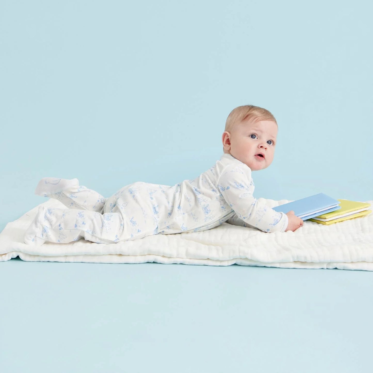 Disney - Magnetic Me Winnie the Pooh in the Woods Modal Magnetic Parent Favorite Footie - Eden Lifestyle