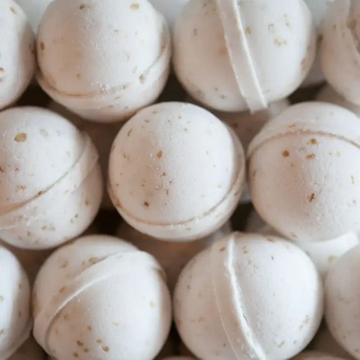 Oatmeal Milk & Honey Bath Bomb - Eden Lifestyle