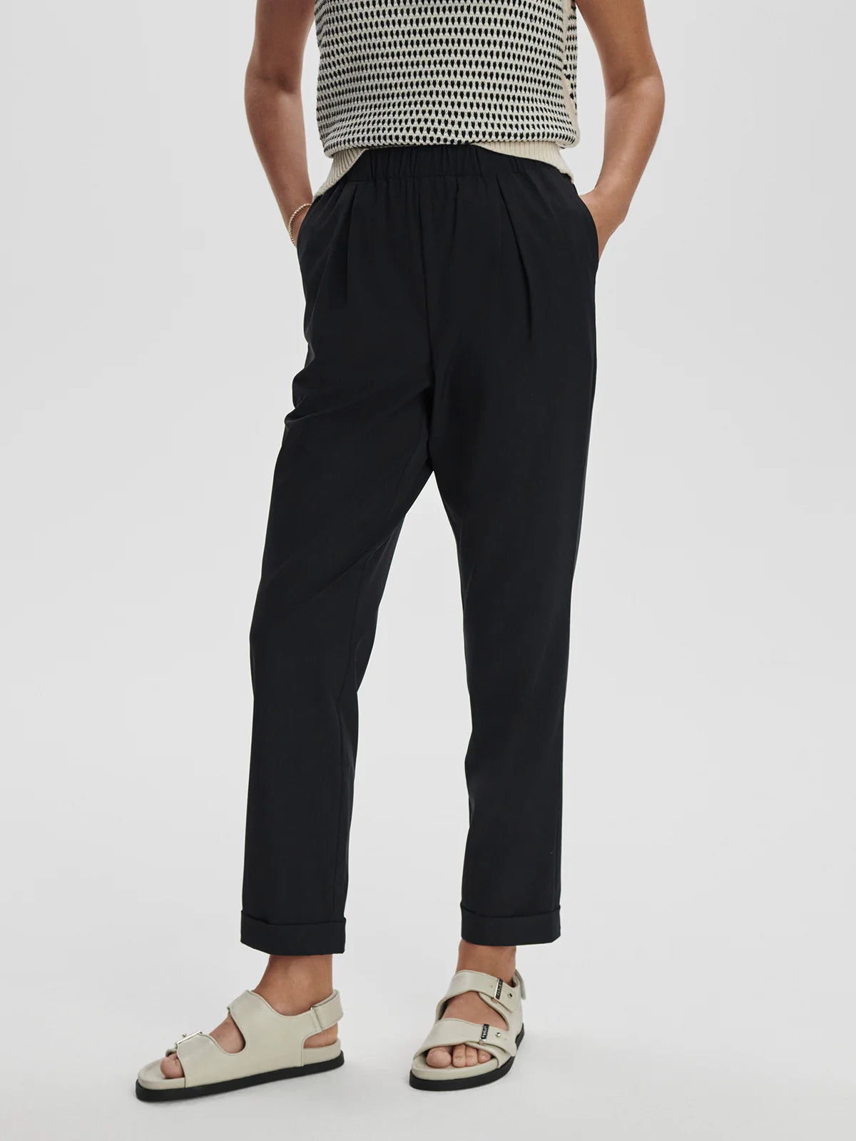 Alana Slim Tapered Cuff Pant 27