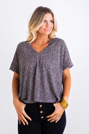 Karlie, Women - Shirts & Tops,  Leopard Knit V-Neck Signature Top