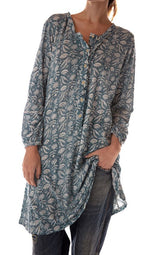 Magnolia Pearl, Magnolia Pearl,  Magnolia Pearl Cotton Linen Jersey Birch Henley with Distressing, Four Button Placket, Three Quarter Sleeves