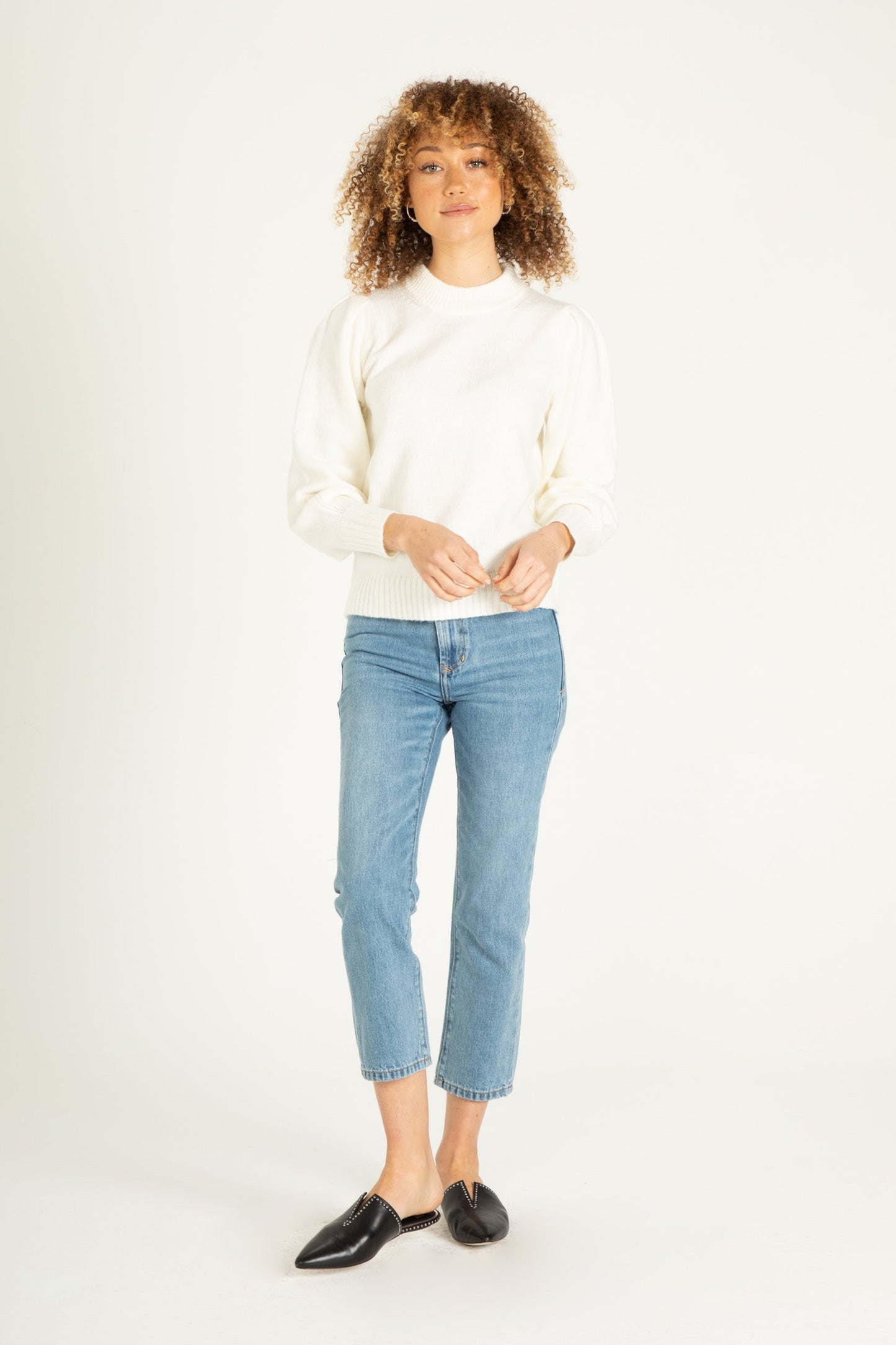 VIOLET Sweater in White - Eden Lifestyle
