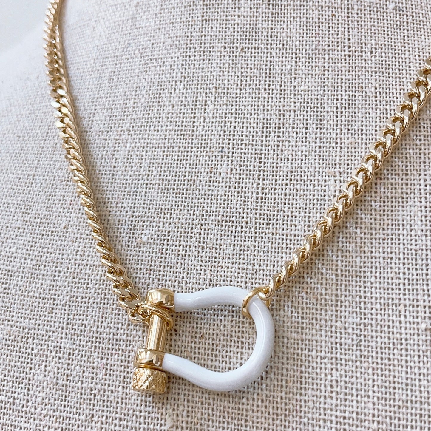 Horseshoe Necklace - Eden Lifestyle