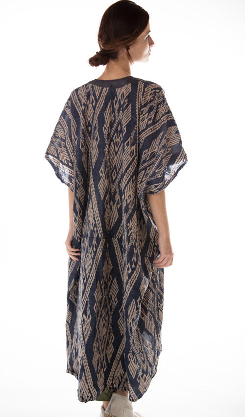Magnolia Pearl, Magnolia Pearl,  Magnolia Pearl Linen Veda Kaftan with Silk Details at Neck, Distressing, Fading and Mending