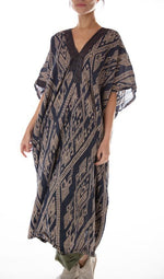 Magnolia Pearl, Magnolia Pearl,  Magnolia Pearl Linen Veda Kaftan with Silk Details at Neck, Distressing, Fading and Mending