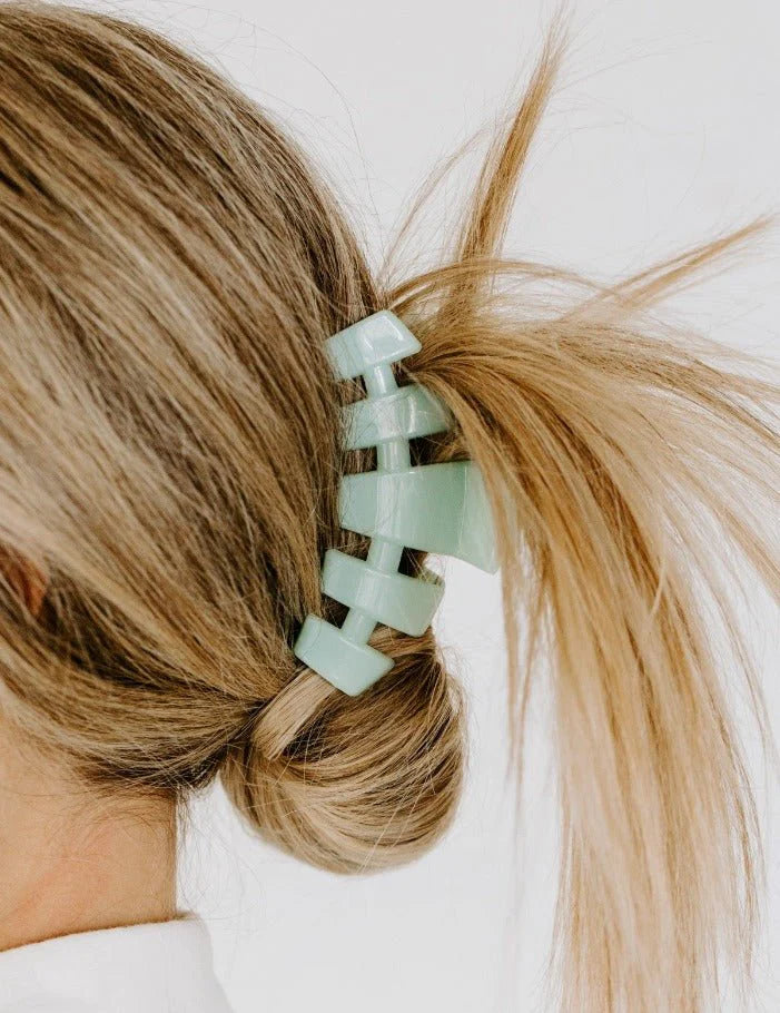 Tortoise Medium Hair Clip - Eden Lifestyle